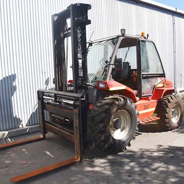 Manitou M50-4 5000kg diesel forklift with 3700mm two stage mast, sideshift, fork positioner, & air-conditioned cabin