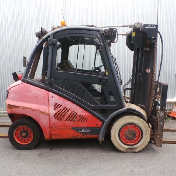 Linde 4500kg diesel forklift with 3100mm 2 stage mast, sideshift, fork-positioner