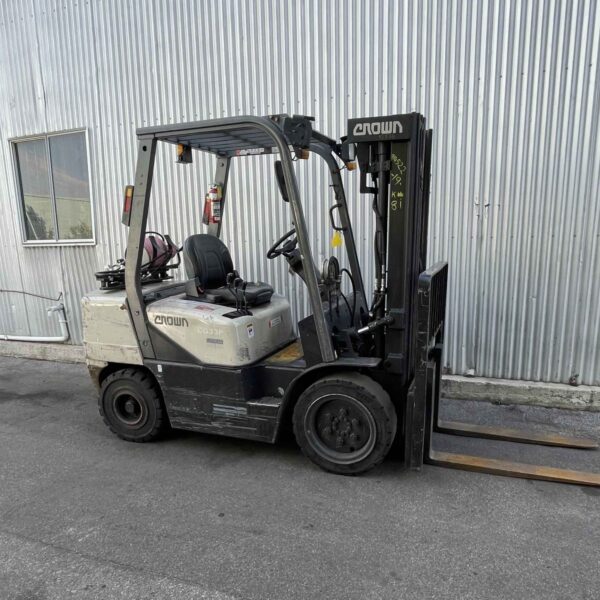 Crown 3000kg LPG forklift with 4730mm 3 stage mast & sideshift