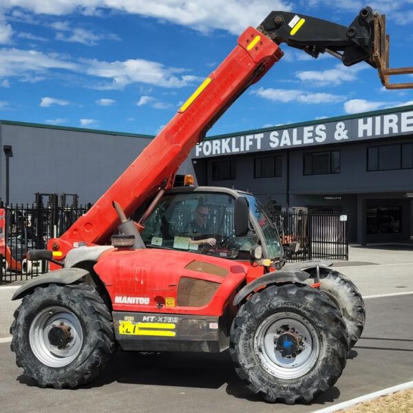 Manitou MT-X732 3200kg Telehandler with 7000mm lift height