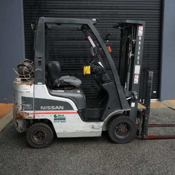 Nissan 1800kg LPG with 4750mm mast